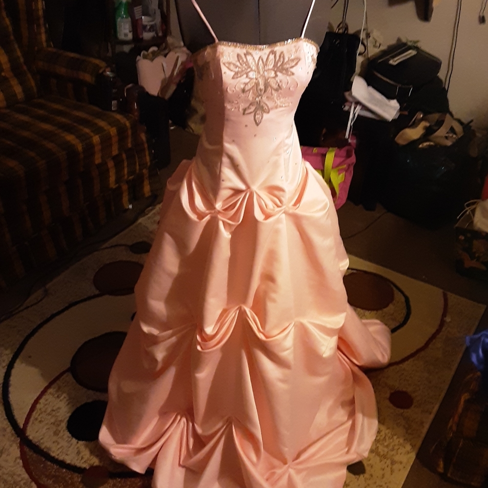 Prom gown - Picture 2 of 6